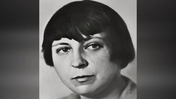 Ожившие фотографии Марины Цветаевой при помощи нейросетей