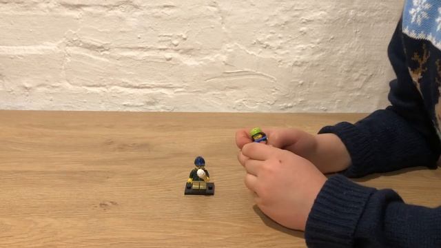 LEGO MINIFIGURE DECEMBER: The girl on the bike смотреть онлайн