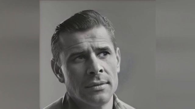 Ожившие фотографии Льва Яшина при помощи нейросетей смотреть онлайн