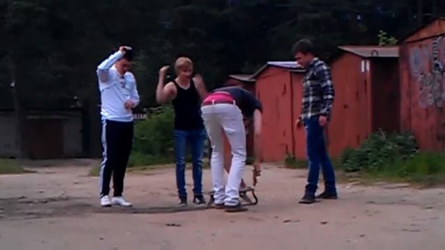 Санки летом + падение смотреть онлайн