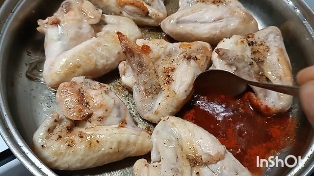 Тушковані курячі крила. Просто,швидко та дуже смачно. смотреть онлайн