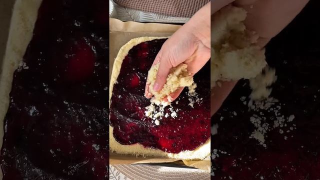 Насыпной пирог 🥧 #выпечка #домашняявыпечка #простыерецепты #насыпнойпирог смотреть онлайн