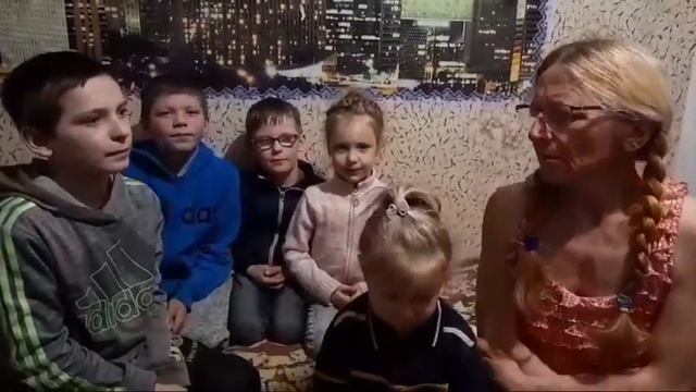 Жарила лепешки/Лена топила жир закатали на зиму смотреть онлайн