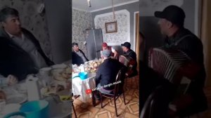 Гаджи в кругу друзей. Хорошая даргинская песня 👍👏🔥🔥🔥