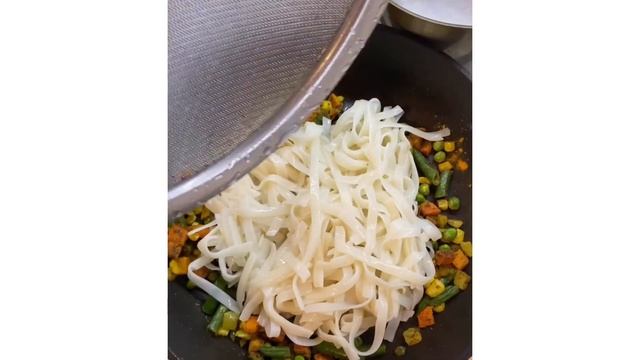 Рисова локшина. Локшина з овочами рецепт смотреть онлайн