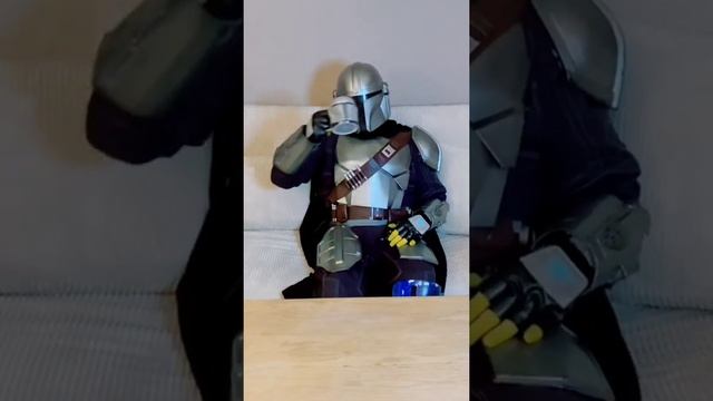 Mandalorian💚#thebookofbobafett #cosplay #pourtoi #starwars #mandalorian #fyp #grogu #bobafett смотреть онлайн