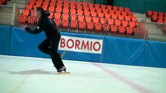 Clip #430 Zoltan - Romanian coach demonstrates starting technique смотреть онлайн