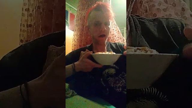 макароны с куриной печенью и кабочковая икра #обжор #мукбанг #икра #кабочковая #кабочки #еда #мама смотреть онлайн