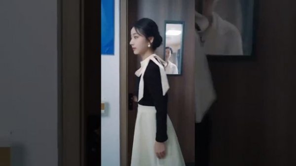 【FULL】初次見他，他冷冽高傲的氣質讓她不寒而慄，後來得知他竟是她的聯姻對象，本以為婚後日子難熬，沒想到他夜夜低聲誘哄把小白兔摟在懷裡寵！#短劇 #甜寵 #總裁灰姑娘