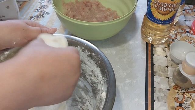 Хрустящие Чебуреки с индейкой!!! Нууу очень вкусно и просто!!!#чебуреки#домашняяеда#выпечка# смотреть онлайн