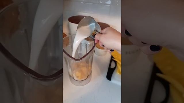 Vegan Smoothie|| 1c. Pineapple &Milk 1/2c.Mango & Ice смотреть онлайн