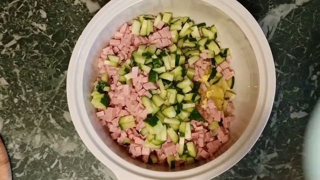 Окрошка с колбасой, проще не бывает Okroshka with sausage, it couldn't be easier смотреть онлайн