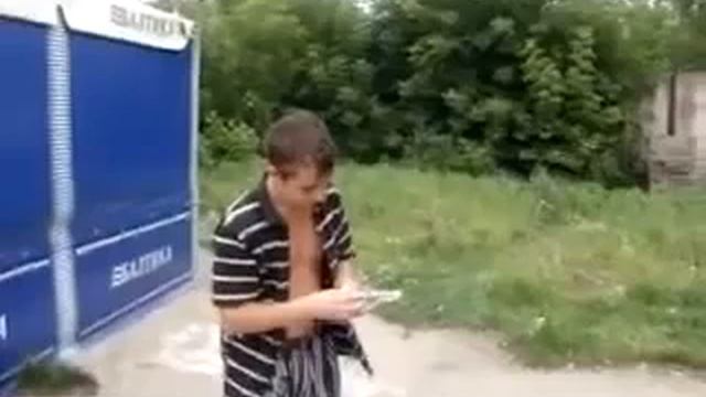 Bottle on the head За ВДВ! Бутылку об голову смотреть онлайн