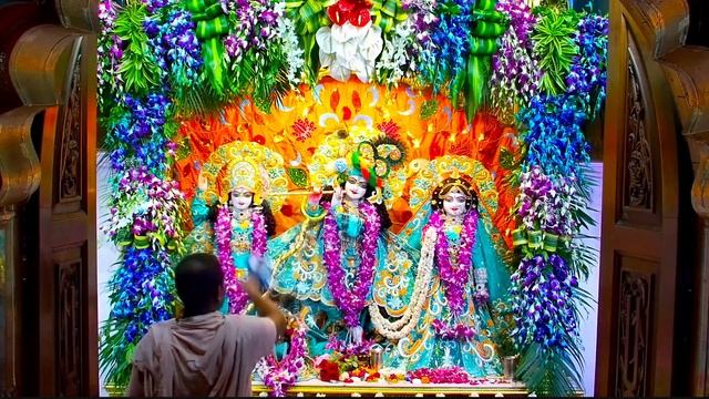Sri Raman Vihari Temples Mangal Arati ll 12 Sep 2024 смотреть онлайн