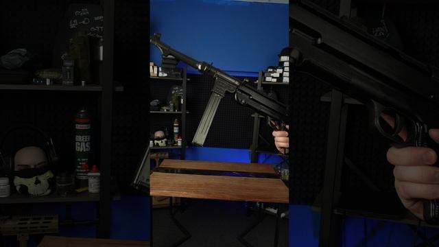 Макет автомат MP-40 «Шмайссер» (Германия, 1940 г., 2-я Мир.война) DE-1111 смотреть онлайн