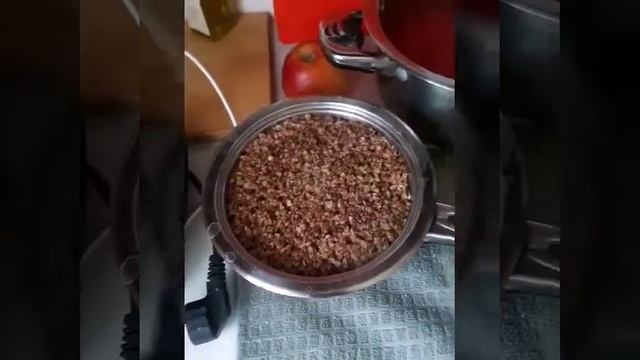 Гречка с котлетой смотреть онлайн