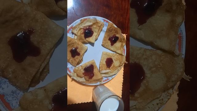 БЛИНЫ С ВИШНЕВЫМ ВАРЕНЬЕМ И МОЛОКОМ ФЕРМЕРСКИМ ! ВЕЧЕРНИЙ ПЕРЕКУС смотреть онлайн