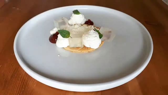 Irish Strawberry, shortbread, elderflower & prosecco смотреть онлайн