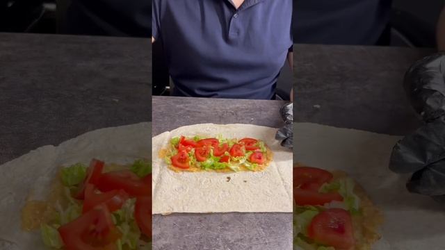 Мощная шаурма с креветками #шаурма #шаверма #донер #асмр #готовимдома #shaurma #shrimp #shorts смотреть онлайн