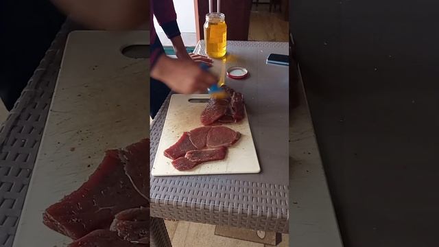 готовым стейки из молодого бычьего мяса (2) смотреть онлайн