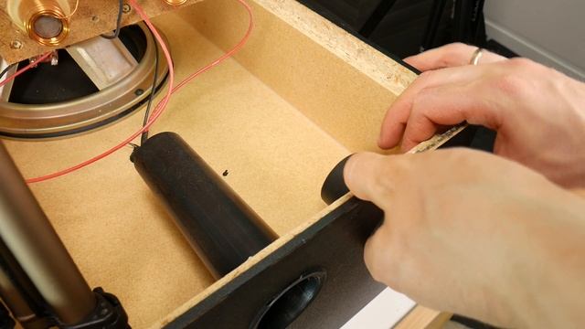 Look Inside Dantax SUB 2000 Subwoofer - What's Inside?