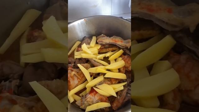 #shorts КУРОЧКА,ЛУК И КАРТОШКА!!!ДЕТИ ОБОЖАЮТ!СHİCKEN ,ONİON AND POTATOES! смотреть онлайн