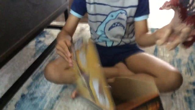Unboxing Bajadasaurus смотреть онлайн
