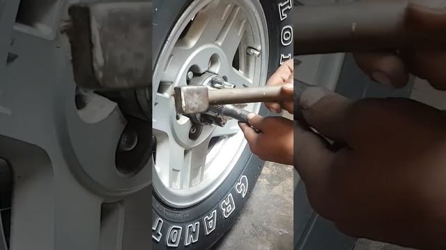 Toyota Prado 1992 manual hub lock change - lj78 смотреть онлайн