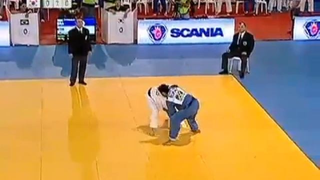 JUDO 2010 Team World Cup Salvador: Min-ho Choi (KOR) - Alex Pombo (BRA) смотреть онлайн