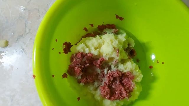 сочные и вкусные катлеты из желудков и сердечек смотреть онлайн