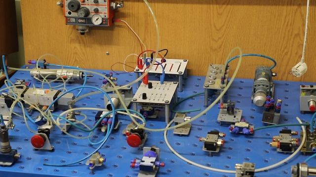 Інститут інженерної механіки та транспорту смотреть онлайн