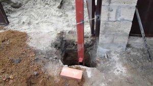 Бетонируем столбы для ворот