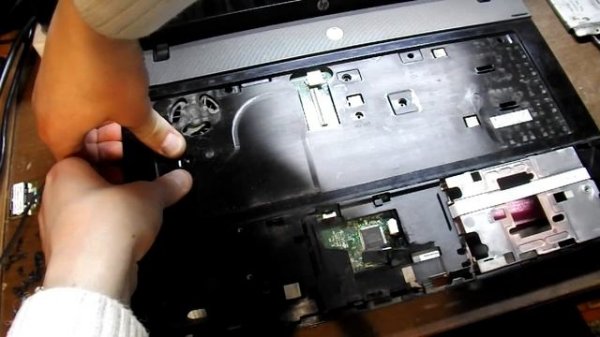 Разборка ноутбука HP 620. Все тонкости разборки.