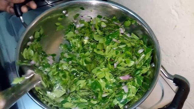 Murungai Keerai Poriyal In Tamil/ Drumstick leaves Poriyal/முருங்கை கீரை பொரியல் смотреть онлайн