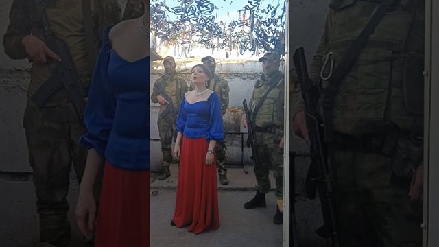 БЛОКПОСТ РОСГВАРДИИ. ПЕСНЯ "ЖИВИ". ЕКАТЕРИНА МИНСАФИНА смотреть онлайн