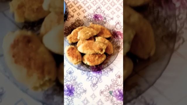 Картофельные котлетки...Очень вкусные со сметаной😋 смотреть онлайн