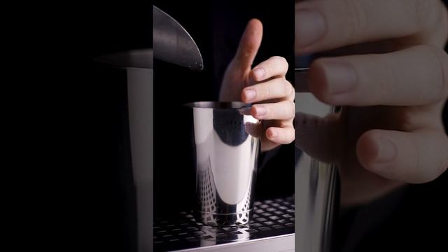 Как приготовить коктейль Дайкири? Daiquiri Cocktails #shorts смотреть онлайн