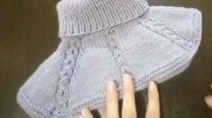 Манишка спицами на 4-6 лет