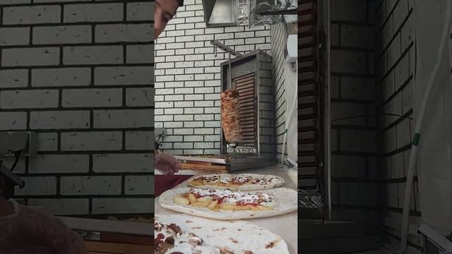 самая лучшая шаурма🔥. такую шаурму вы не где не пробовали! 😋 смотреть онлайн