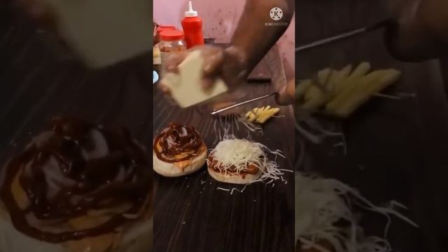 Cheese Burger || Indian Food Reaction || Burger King || #shorts #burger #indianstreetfood #food смотреть онлайн