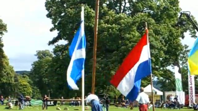 Highlander challenge - caber tossing смотреть онлайн