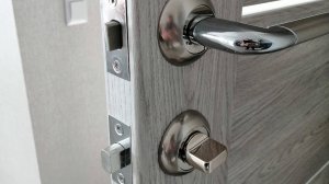 Установка замка (завертка) межкомнатной двери СВОИМИ РУКАМИ