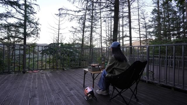 [209] 등산 후 먹는 맥주 한잔에 힐링 | 미니멀 솔로 캠핑 | 솔로캠핑 | 그리들삼겹살 | 홍합라면 | 가을등산 | 경주문복산 | 새소리 | 힐링 смотреть онлайн