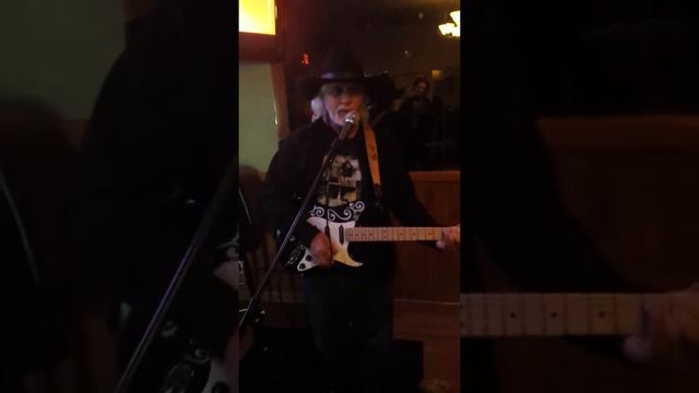 Pancho at my bar at THE TRAVELODGE смотреть онлайн