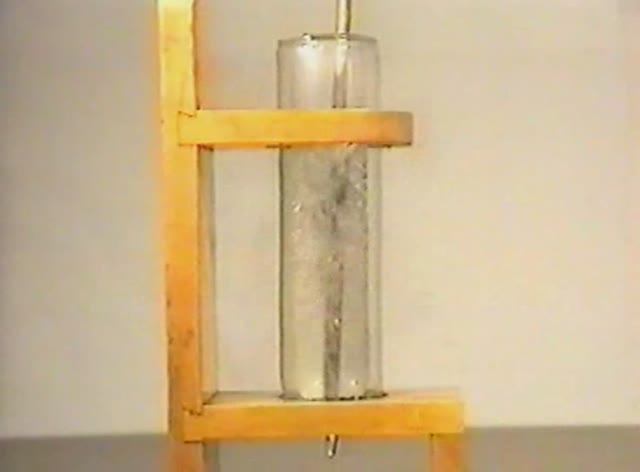 Физика. Опыты. Молекулярная физика. Модель идеального газа. Кипение жидкого азота смотреть онлайн