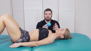 Расслабляем шею мячиком. Миофасциальный релиз шеи