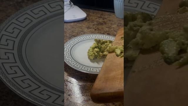 авокадо тосты - то, что стало моим любимым завтраком в последнее время 🥑 #food #cooking #cookery смотреть онлайн
