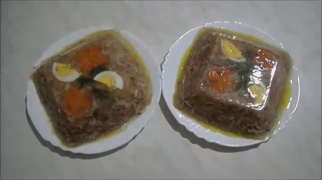 ХОЛОДЕЦ ИЗ ПЕТУХА С ГОВЯДИНОЙ смотреть онлайн