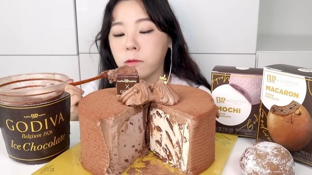 ASMR Chocolate Mukbang 베스킨라빈스 고디바 아이스크림 케이크 먹방 🎂 베라 마카롱 초코케이크 디저트 찹쌀떡 Icecream Cake Macaron Dessert