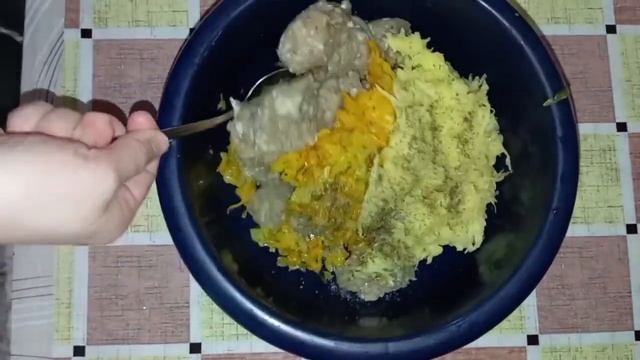 Сочные котлеты с картофелем смотреть онлайн